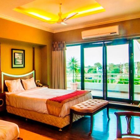 Jalsa Resort Indore Zewnętrze zdjęcie