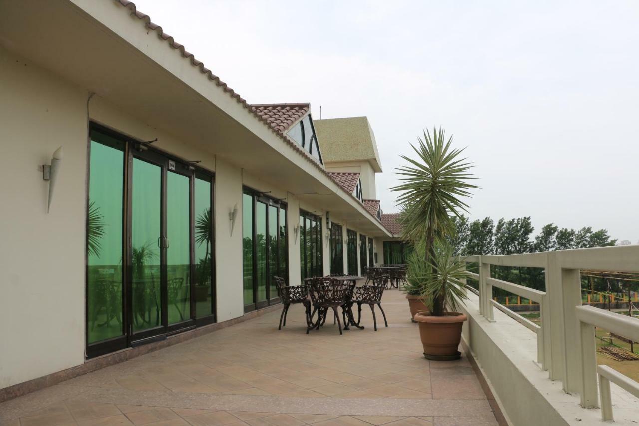 Jalsa Resort Indore Zewnętrze zdjęcie