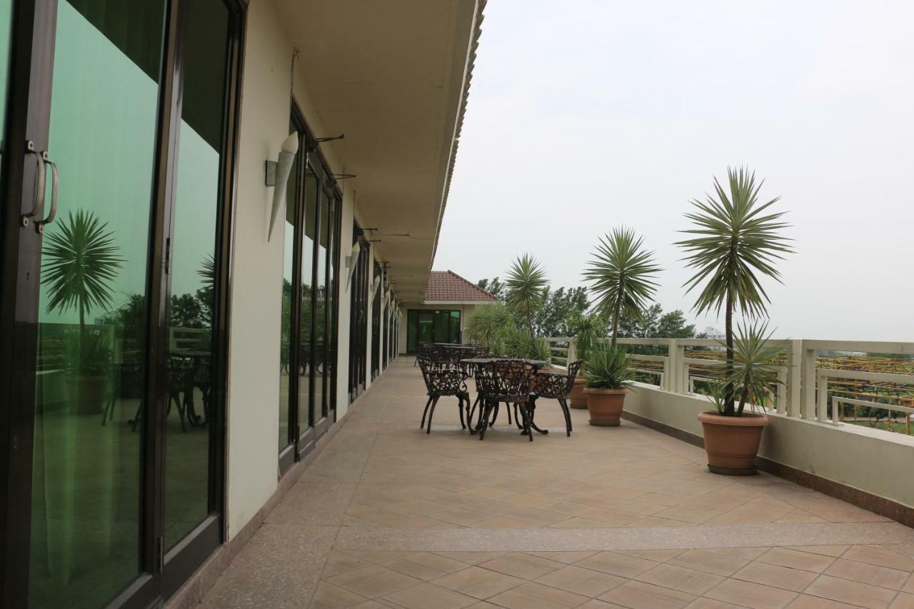 Jalsa Resort Indore Zewnętrze zdjęcie