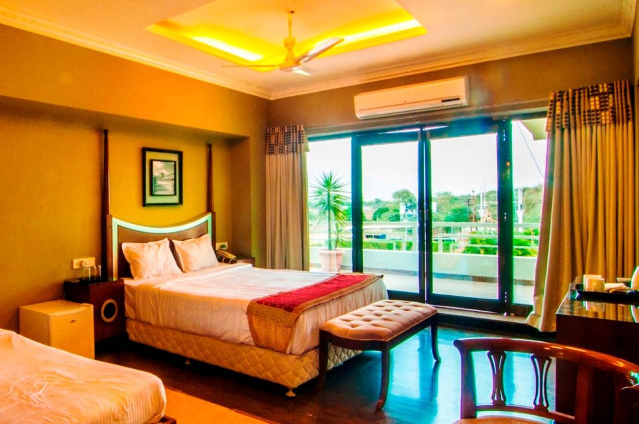 Jalsa Resort Indore Zewnętrze zdjęcie