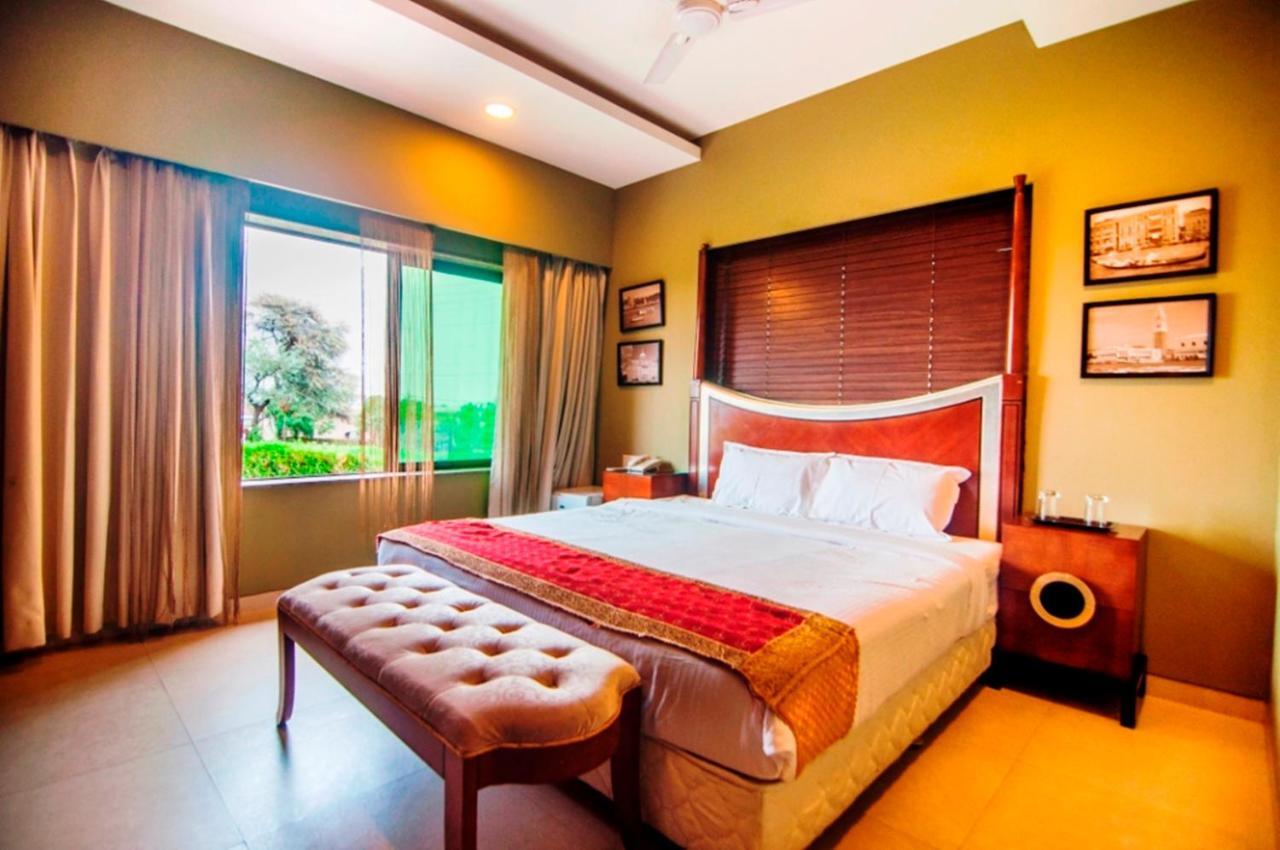 Jalsa Resort Indore Zewnętrze zdjęcie