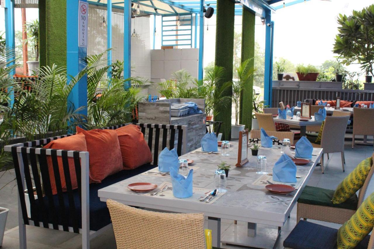 Jalsa Resort Indore Zewnętrze zdjęcie